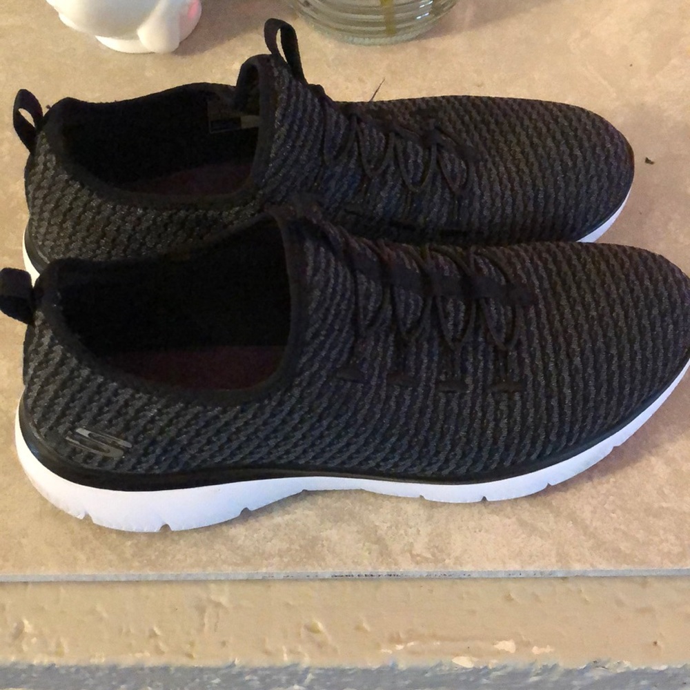 Size ten ladies sketchers